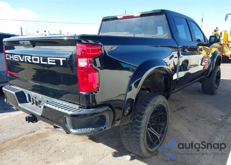 2021 Chevrolet Silverado 1500 z USA, uszkodzony, nr VIN 3GCUYDED9MG474219